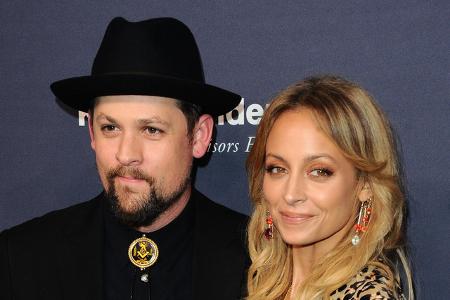 Ebenso ehrlich sind Nicole Richie und ihr Ehemann, Rockstar Joel Madden von der Band Good Charlotte. Als sie in der ‘Drew Barrymore Show’ nach ihrem Geheimtipp für eine glückliche Ehe befragt wurden, ...