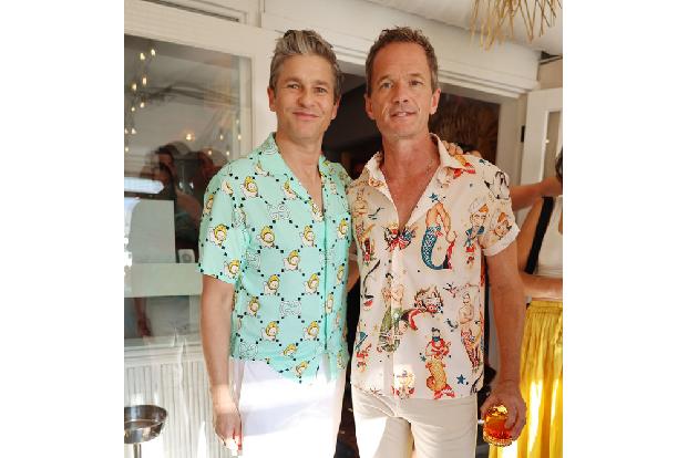 Ähnlich halten es auch Schauspieler Neil Patrick Harris und sein Ehemann David Burtka: “Wir gehen zur Paartherapie. Nicht dass irgendwas im Argen läge, aber es ist nett, alles mit jemandem durchzuspre ...