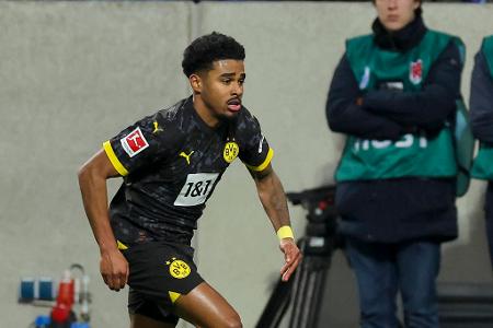 Ian Maatsen - Note: 3,0 - Versprühte beim BVB-Debüt Tatendrang und ließ seine Dynamik in jeder Szene aufblitzen. Unterstützte die Angriffe mit guten Ballaktionen und spielte eine Großchance mit heraus. Hinten kaum gefordert.