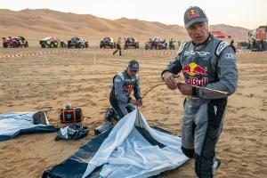 Rallye Dakar: Sainz zufrieden, aber vorsichtig