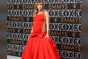 Pattinson-Freundin Suki Waterhouse hochschwanger auf dem rotem Teppich