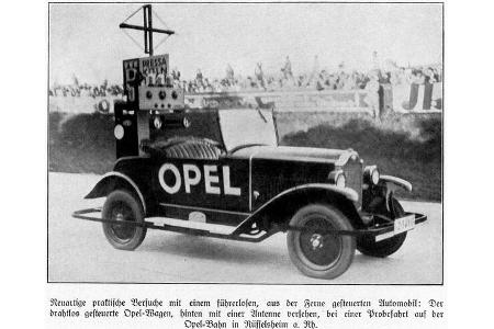 Opel 4 PS (Laubfrosch) mit Fake-Fernsteuerung auf der Opel-Bahn