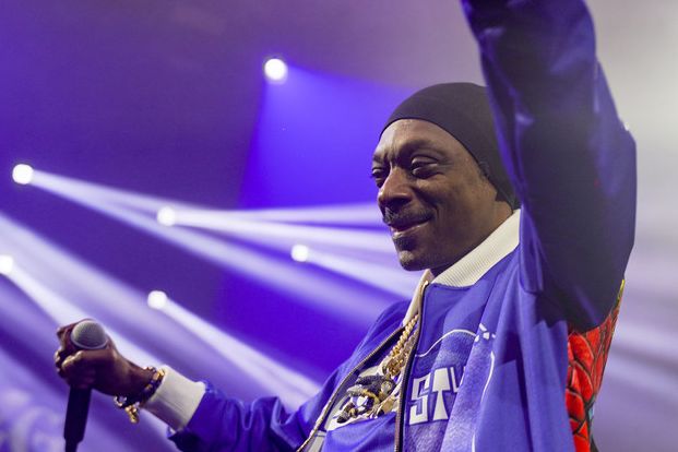 Der Wendler ist natürlich nicht der erste Popstar, der vor verschlossenen Türen steht. Snoop Dogg wurde nach mehreren Zwischenfällen rund um Drogen und Waffen zunächst aus der First Class Lounge von B ...