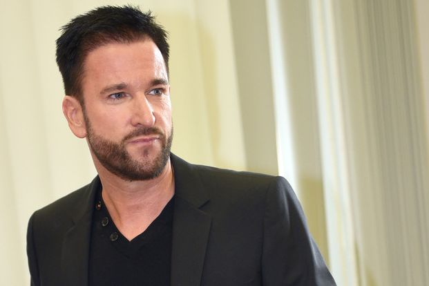 Den entscheidenden Unterschied zum Fall Wendler im Gegensatz zu unseren anderen Beispielen wollen wir allerdings am Ende unserer Galerie noch hervorheben: Es ist dem Sänger nicht verboten, nach Deutsc ...