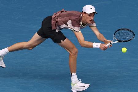 Melbourne: Djokovic und Sinner im Achtelfinale