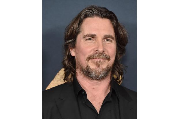…zu seinen Ungunsten entschied: Als Christopher Nolan 'Prestige — Meister der Magie' drehte, fragte der Filmemacher gar nicht erst bei Josh an, sondern schickte das Drehbuch sofort an seinen Batman Christian Bale.