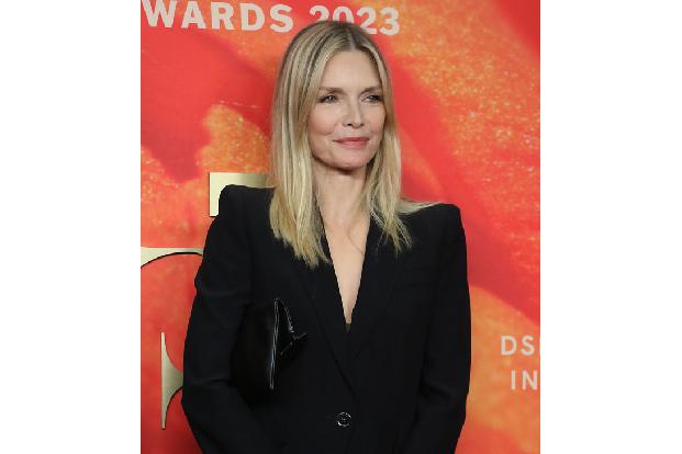 Michelle Pfeiffer hat ebenfalls zahlreiche große Rollen abgelehnt und wurde gelegentlich von Reue gepackt — von 'Thelma & Louise' über 'Pretty Woman' und 'Schlaflos in Seattle' bis zu 'Basic Instinct' ...