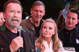 Emotionaler Moment bei Weißwurstparty: Promis singen Beckenbauer-Hit