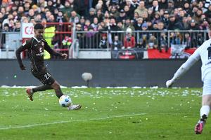 St. Pauli löst Kiel an der Spitze ab