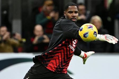 Infantino verurteilt Rassismus gegen Maignan und Palmer