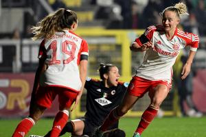 Schüller trifft doppelt: Bayern-Frauen erkämpfen Remis in Rom
