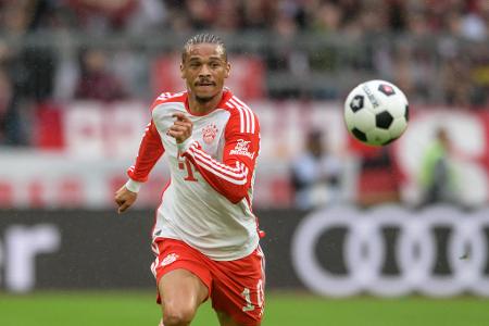 Leroy Sané - Note: 3,0 - Orientierte sich von der rechten Seite bei fast jeder Aktion in Richtung Zentrum. War aus dem Halbraum der engagierteste Münchner. Bei seinen Einzelaktionen in Summe aber unglücklich.