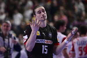 "Einfach schade": Knorr-Entschuldigung an Fans und Oma