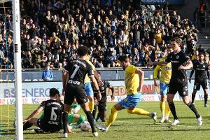 Mit Schalke gleichgezogen: Braunschweiger Siegeszug hält an