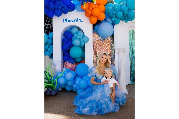 Bei Paris Hilton wird nicht gekleckert, hier wird geklotzt. Und so fuhr die Hotelerbin zur Feier des ersten Geburtstages ihres Sohnes Phoenix Phoenix Barron Hilton Reum auch so einiges auf.