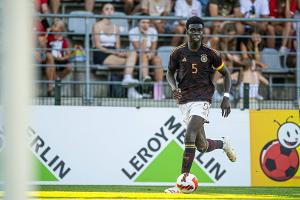 Fortuna holt Quarshie und Mustapha