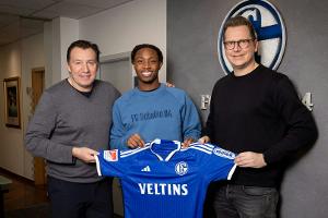 Schalke leiht Rechtsverteidiger Soppy aus Bergamo