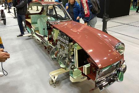 MG B GT Schnittmodell Rétromobile Paris (2024)
