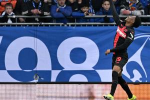 Doppelpack Tella: Leverkusen vor Liga-Gipfel souverän