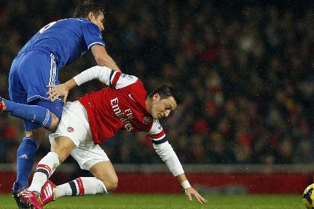 Medien: Özil, Ronaldinho und Henry spielen bei Ü35-WM