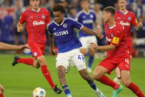 Holstein Kiel verlängert mit Innenverteidiger Erras