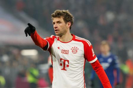 Thomas Müller (bis 71.) - Note: 1,5 - Bewegte sich im Angriffsspiel viel zwischen den Linien und bewies ein gute Auge für die Laufwege der Mitspieler. Das 1:1 leitete er geistesgegenwärtig ein. Beim 2:1 erzwang er den Torwartfehler mit seinem Einsatz. Nach schweren Wochen ein klarer Fingerzeig.