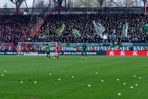 Union gewinnt nach heftigen Fan-Protesten