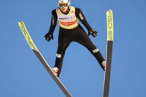 Mach stürmt aufs Podest - Riiber zieht mit Frenzel gleich