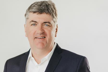 Vor Rechtevergabe: Nehl verlängert als Sportcast-Chef