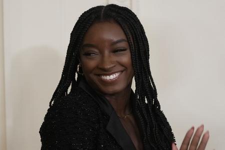 Simone Biles kann mit dem Tag der Verliebten ebenso wenig anfangen. Die Star-Turnerin machte ihre Gefühle 2017 auf Twitter deutlich, als sie schrieb: 
