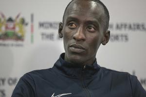 Coe und Kenias Staatschef besuchen Kiptums Begräbnis