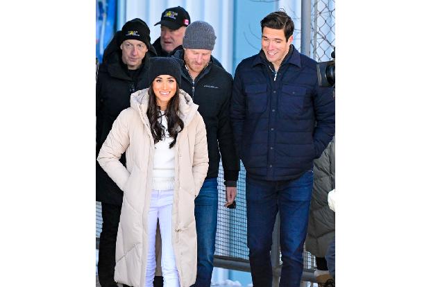 Am Dienstag (13. Februar) verkündete dann Meghan stolz ihren neuen Podcast-Deal mit Lemonada Media. Der gemeinsame Deal, den sie mit Harry 2020 für 20 Millionen Dollar beim Streaming-Riesen Spotify abgeschlossen hatte...