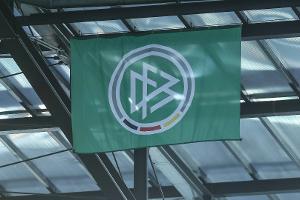 Spielervermittler vs. Verbände: Rechtsstreit geht weiter