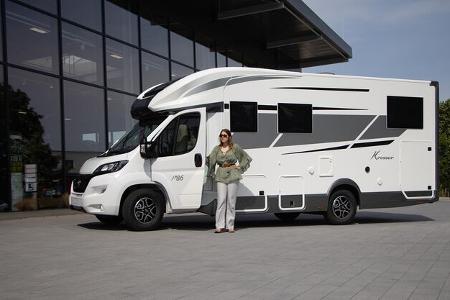 Seitansicht, Teilintegriert, Wohnmobil, außen