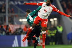 FC Bayern oder Real? Zukunft von Davies ungewiss