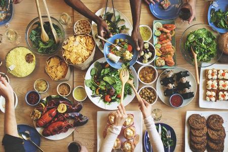 Für große Gruppen kochen: Rezepte für die nächste Dinner-Party