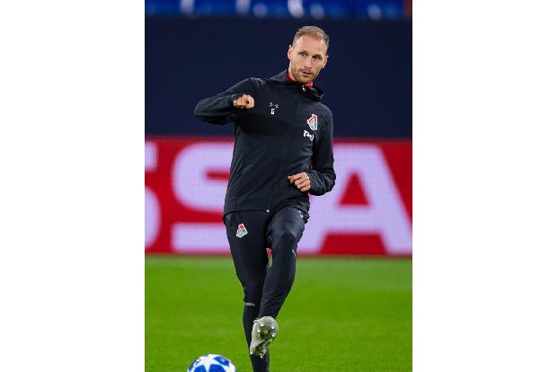 …den ehemaligen Fußballprofi Benedikt Höwedes (u.a. Schalke 04), der 36 wird.