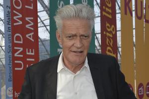 Zu viel Bürokratie: Warum Max Moor kein Deutscher wird