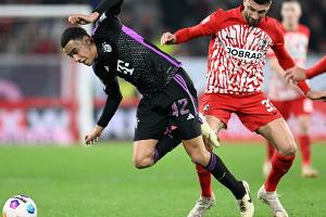 2000. Bundesligaspiel der Bayern: Es bleibt bei 1206 Siegen