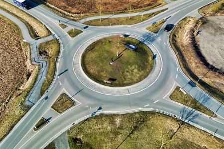 Franz Eberhofer Kreisel Kreisverkehr Reportage Frontenhausen Niederkaltenkirchen