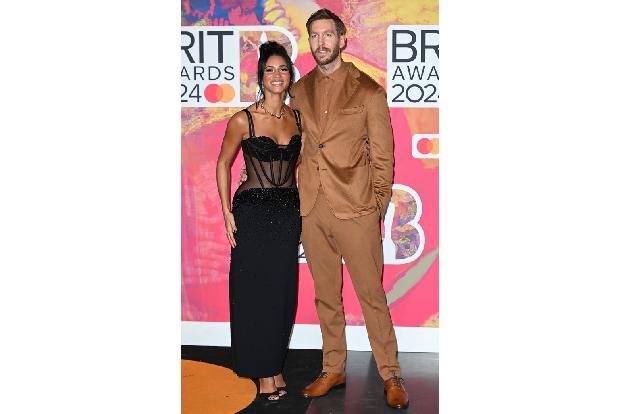DJ Calvin Harris (hier mit seiner Frau Vick Hope) war in mehreren Kategorien nominiert, gewann den Preis als bester Dance Act. Unter anderem hatte er mit...