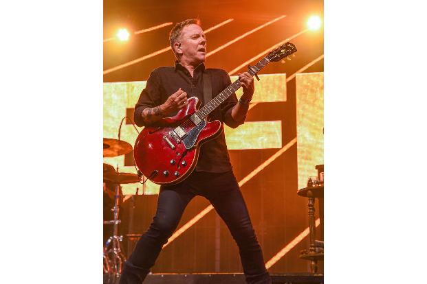 Bei Kiefer Sutherland hatte es die nächste Generation ebenfalls mega-eilig: Als er 39 war, wurde das erste Enkelkind geboren.