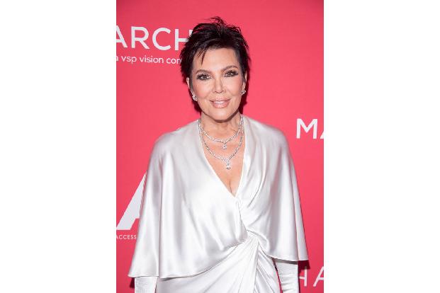 Kris Jenner mag zwar nicht unbedingt die jüngste Oma sein, dafür ist sie aber mit einer riesigen Kinder- und damit auch Enkelkinder-Schar gesegnet — das erste kam, als das Oberhaupt des Kardashian-Jenner-Clans 53 war.