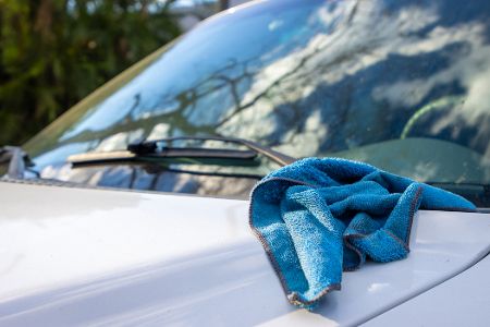 So lassen sich Macken in der Windschutzscheibe einfach und günstig reparieren