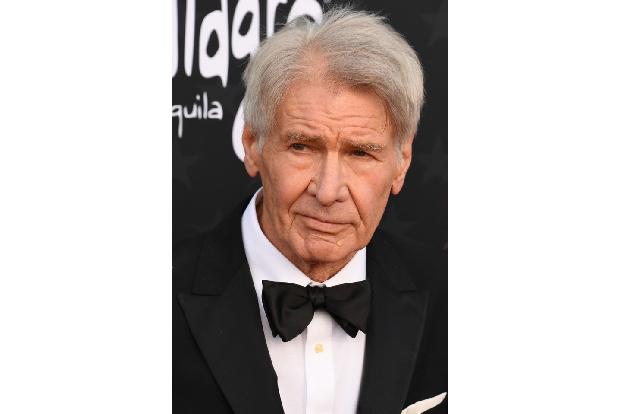 Ja, er wird in diesem Jahr 82, doch Harrison Ford führte selbst beim letzten Indiana-Jones-Film 'Indiana Jones und das Rad des Schicksals' noch einige Action-Stunts selbst aus, bei den Dreharbeiten wa ...