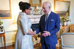 Neue Fotos aus dem Palast: König Charles III. ist bester Laune