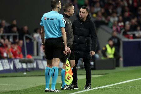 Xavi fliegt bei Barca-Sieg gegen Atletico