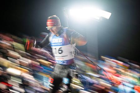 Philipp Nawrath - Note: 3,5 - Nawrath feierte beim ersten Weltcup in Östersund seinen Debüt-Sieg, fiel dann in ein Loch und stand in Lenzerheide erneut auf dem Podest. Vor allem läuferisch war das in diesem Winter zu viel Auf und Ab. Mal ragt Nawrath aus dem DSV-Team heraus, mal schießt er gut und hat trotzdem zu kämpfen. Das spiegelt sich auch in der Bewertung der Saison des 31-Jährigen wider.