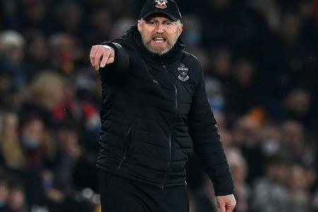 Wolfsburg: Hasenhüttl ruft Abstiegskampf aus