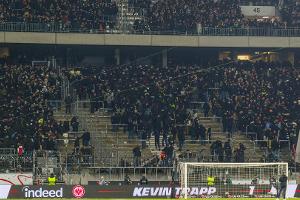 Nach Krawallen bei Eintracht-Spiel: Razzia in ganz Hessen
